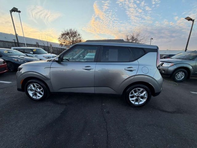 Kia Soul LX IVT 2023