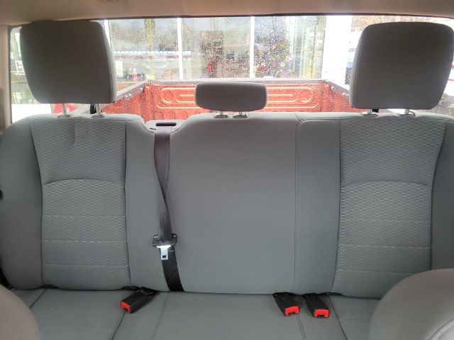 RAM 1500 4WD Quad Cab 140.5" Express 2013