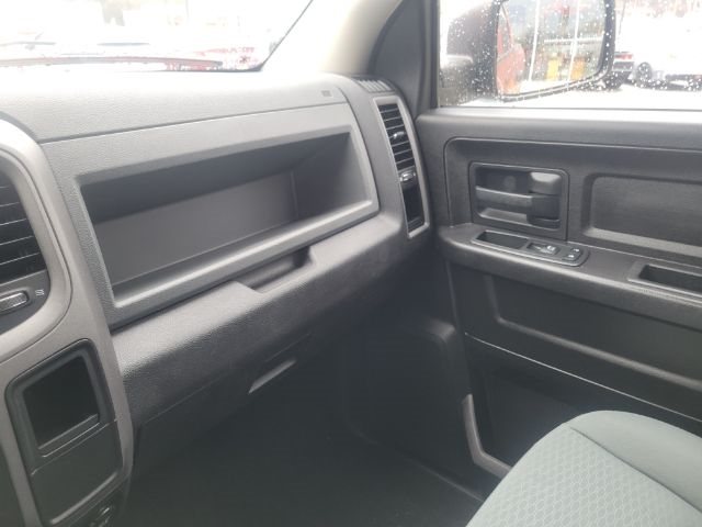 RAM 1500 4WD Quad Cab 140.5" Express 2013