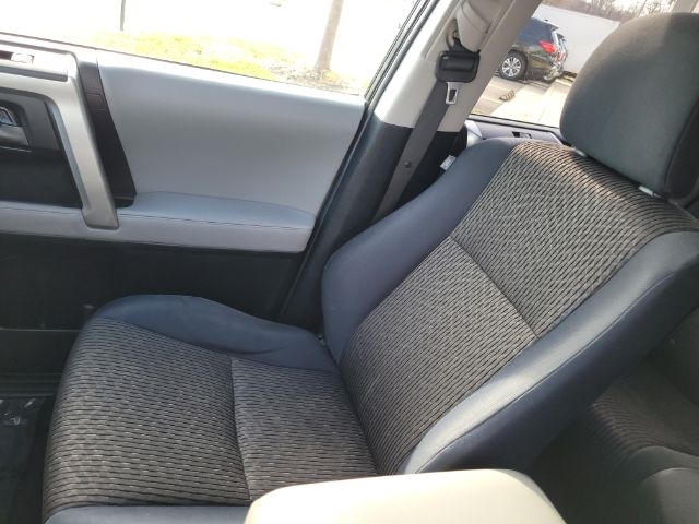 Toyota 4Runner 4WD 4dr V6 Limited (Natl) 2011