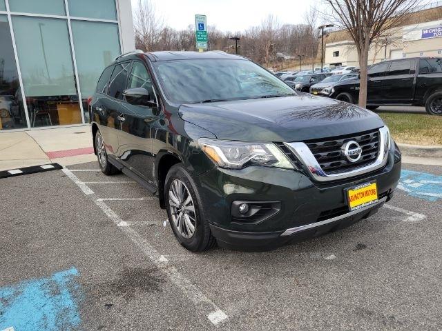 Nissan Pathfinder 4x4 SV 2019