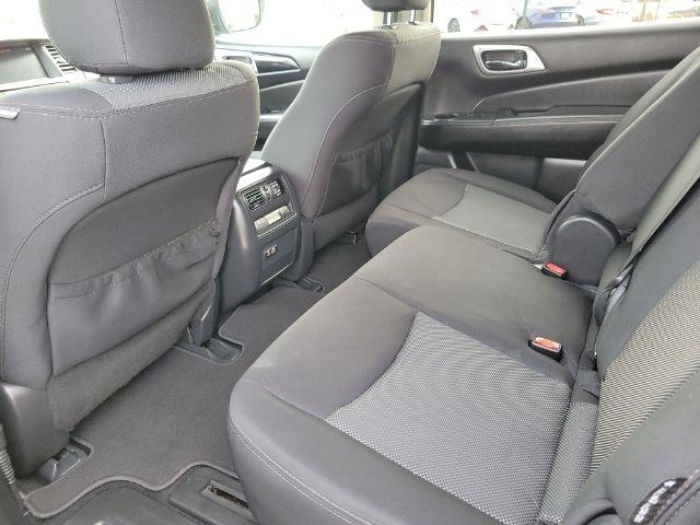 Nissan Pathfinder 4x4 SV 2019