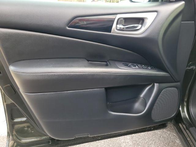 Nissan Pathfinder 4x4 SV 2019