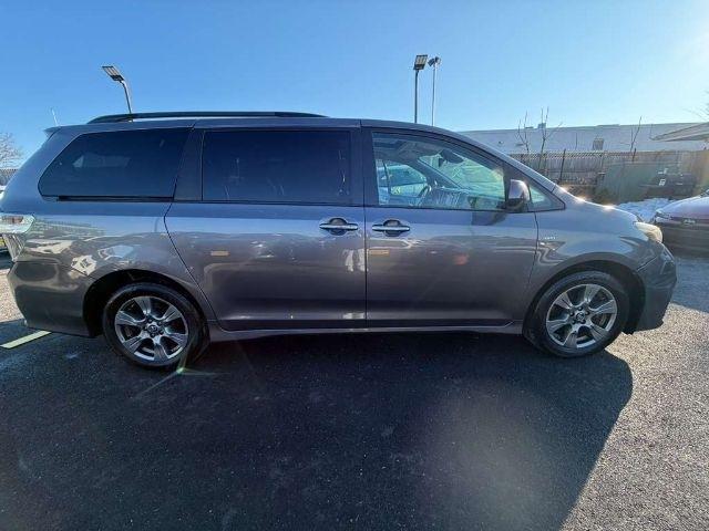 Toyota Sienna SE AWD 7-Passenger (Natl) 2019