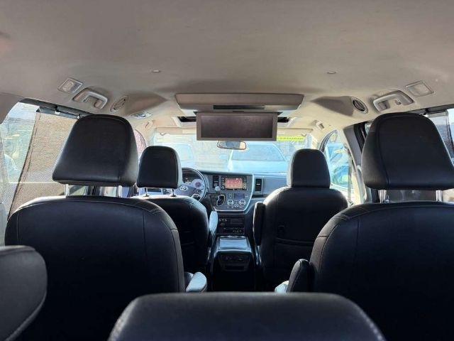 Toyota Sienna SE AWD 7-Passenger (Natl) 2019