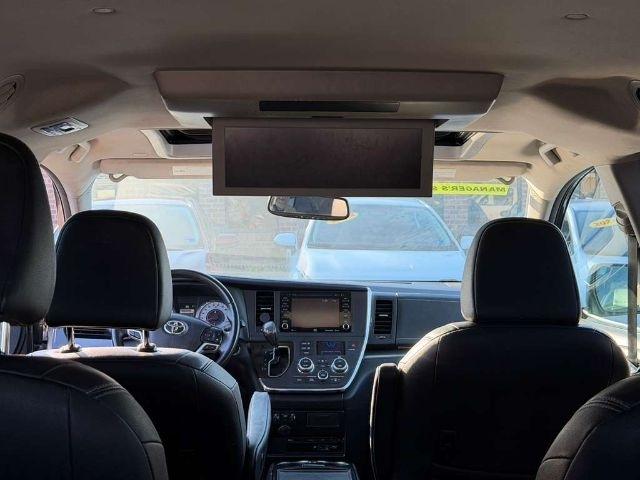 Toyota Sienna SE AWD 7-Passenger (Natl) 2019