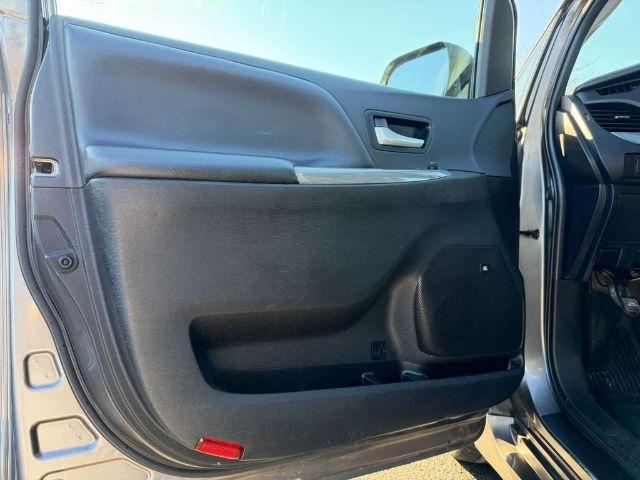 Toyota Sienna SE AWD 7-Passenger (Natl) 2019