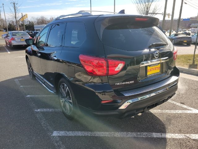 Nissan Pathfinder FWD Platinum 2019