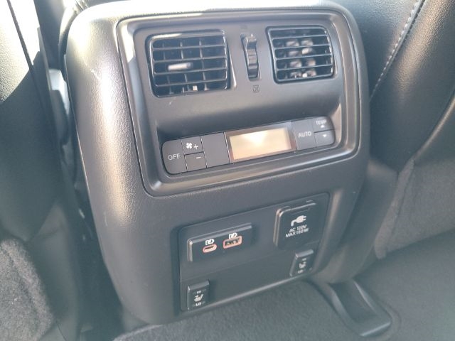 Nissan Pathfinder FWD Platinum 2019