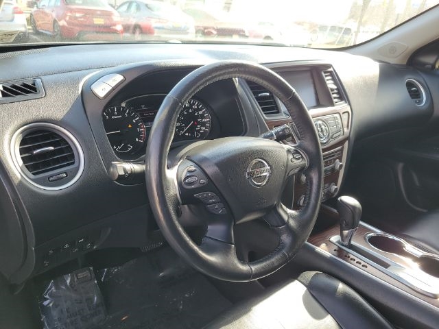 Nissan Pathfinder FWD Platinum 2019