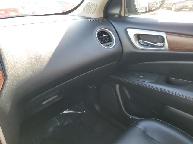 Nissan Pathfinder FWD Platinum 2019