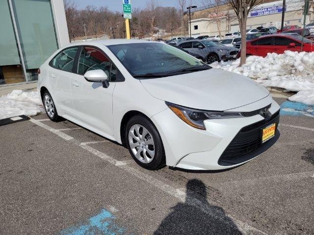 Toyota Corolla LE CVT (Natl) 2024
