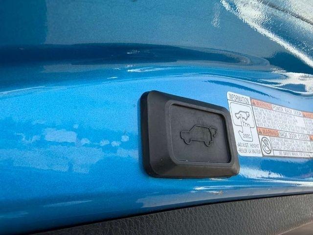 Toyota RAV4 Adventure FWD (Natl) 2018