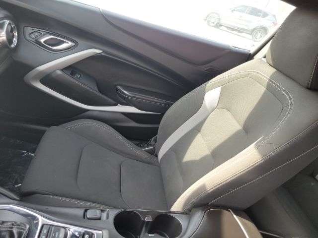 Chevrolet Camaro 2dr Cpe 1LT 2018