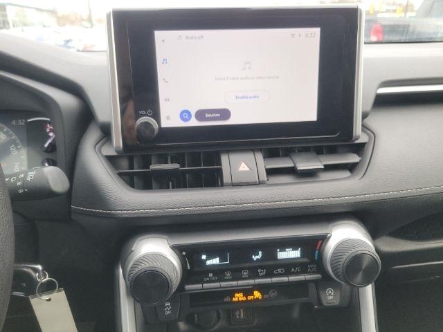 Toyota RAV4 LE AWD (Natl) 2024