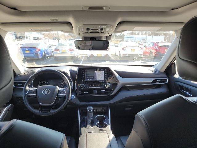 Toyota Highlander Hybrid XLE AWD (Natl) 2021