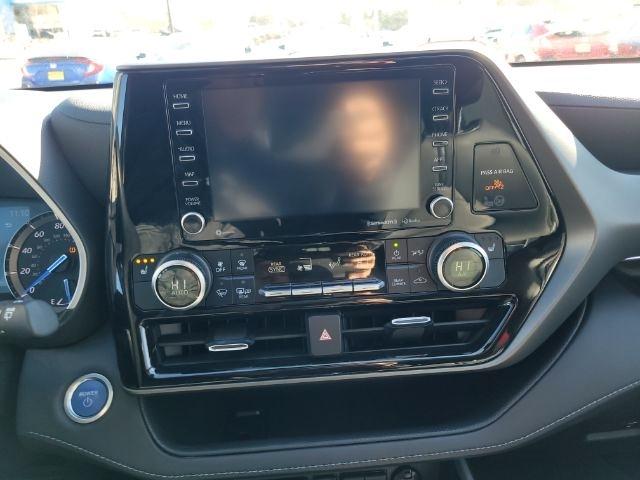Toyota Highlander Hybrid XLE AWD (Natl) 2021