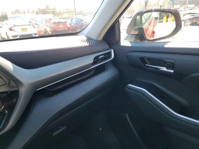 Toyota Highlander Hybrid XLE AWD (Natl) 2021