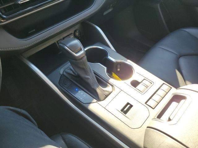 Toyota Highlander Hybrid XLE AWD (Natl) 2021