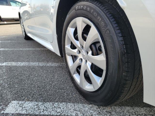 Toyota Corolla LE CVT (Natl) 2024