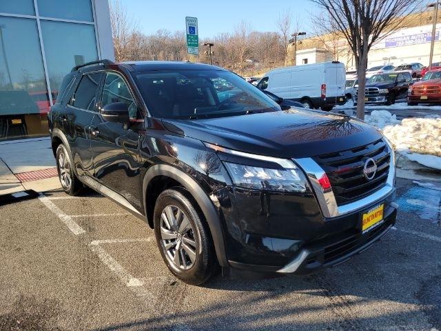 Nissan Pathfinder SV 2WD 2024