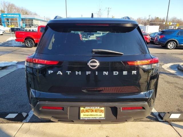 Nissan Pathfinder SV 2WD 2024