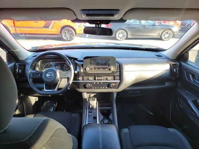 Nissan Pathfinder SV 2WD 2024