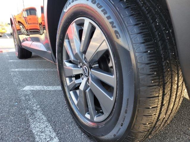 Nissan Pathfinder SV 2WD 2024