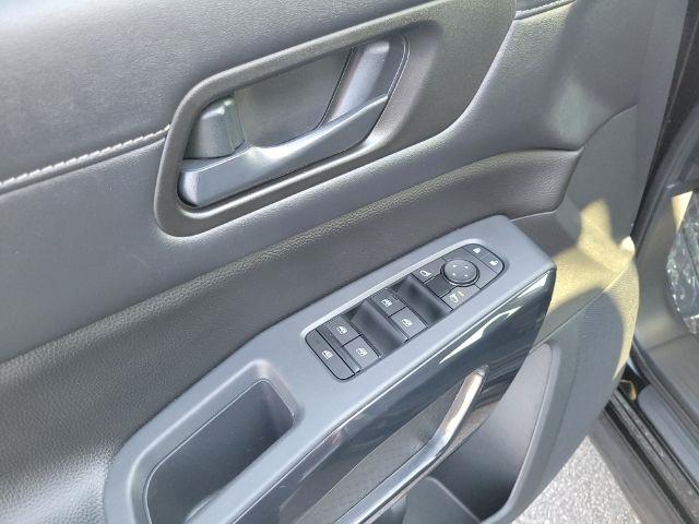 Nissan Pathfinder SV 2WD 2024