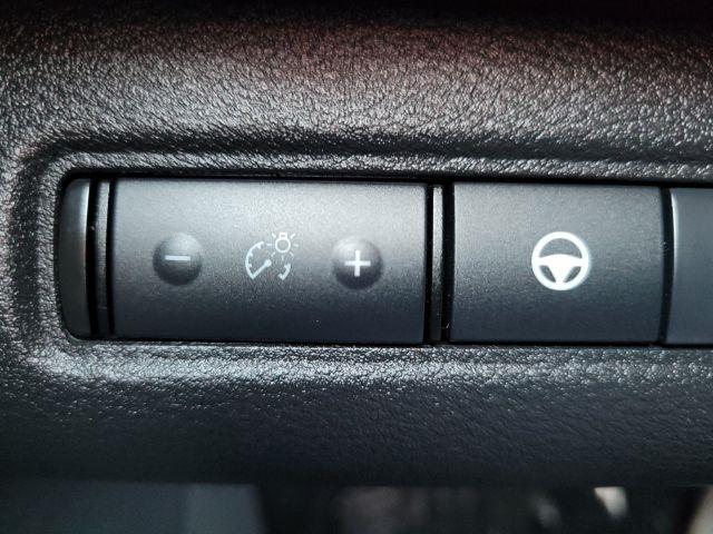 Nissan Pathfinder SV 2WD 2024