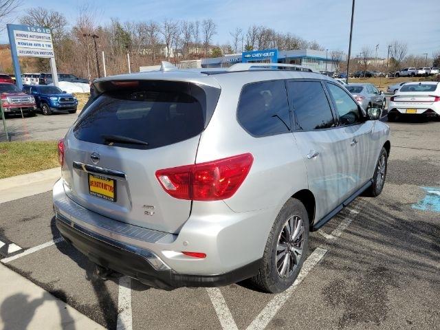 Nissan Pathfinder 4x4 SV 2019