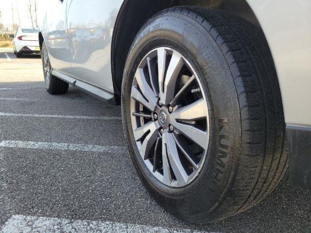 Nissan Pathfinder 4x4 SV 2019