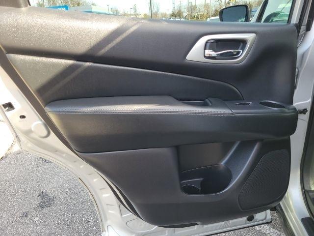 Nissan Pathfinder 4x4 SV 2019