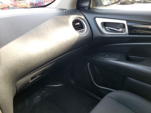 Nissan Pathfinder 4x4 SV 2019