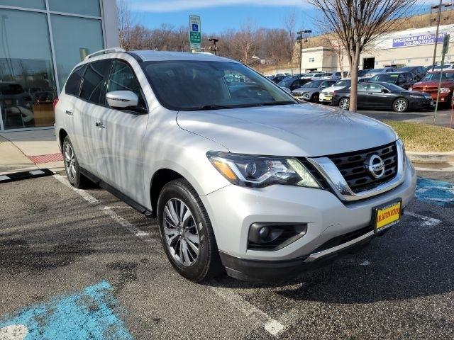 Nissan Pathfinder 4x4 SV 2019
