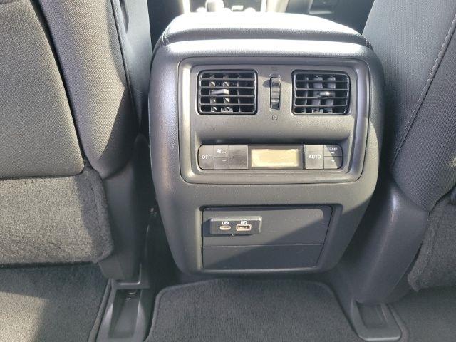 Nissan Pathfinder 4x4 SV 2019