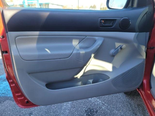 Toyota Tacoma 2WD Reg Cab I4 MT (Natl) 2013