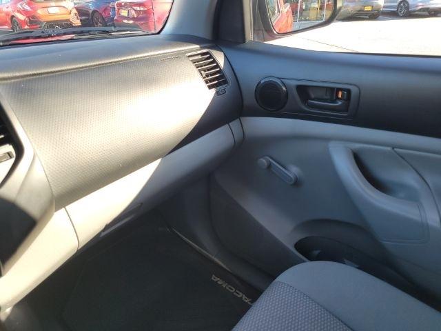 Toyota Tacoma 2WD Reg Cab I4 MT (Natl) 2013