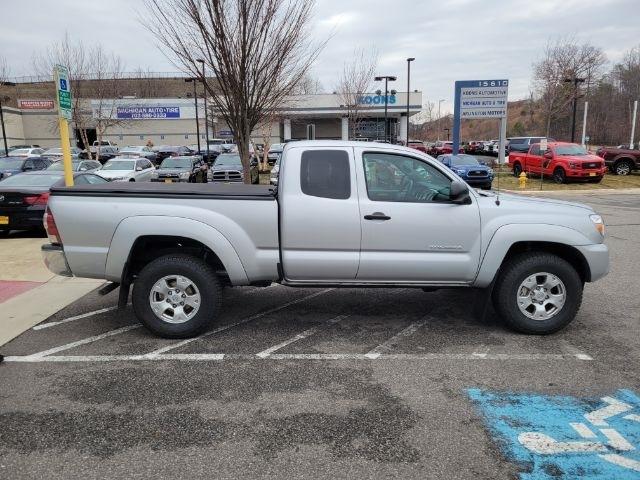 Toyota Tacoma 4WD Access Cab V6 MT (Natl) 2013