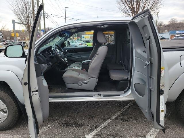 Toyota Tacoma 4WD Access Cab V6 MT (Natl) 2013