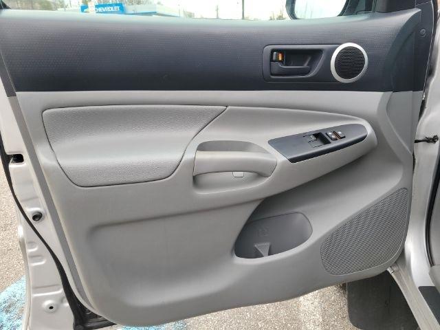 Toyota Tacoma 4WD Access Cab V6 MT (Natl) 2013