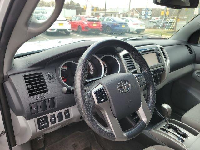 Toyota Tacoma 4WD Access Cab V6 MT (Natl) 2013