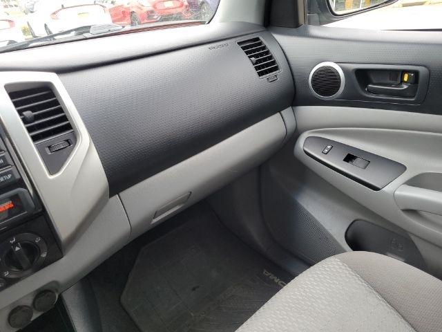 Toyota Tacoma 4WD Access Cab V6 MT (Natl) 2013