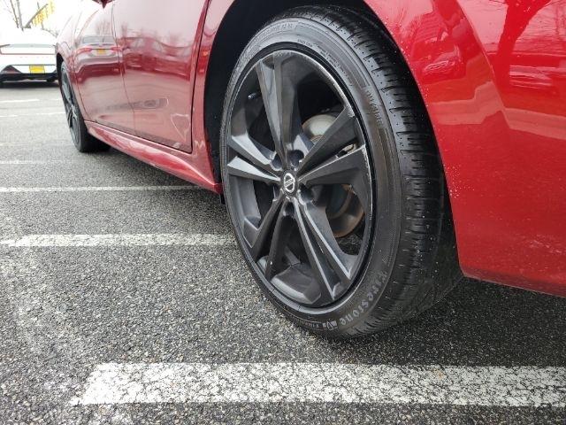 Nissan Sentra SR CVT 2021