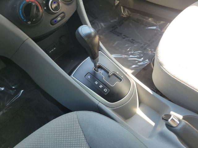 Hyundai Accent 4dr Sdn Auto GLS 2013