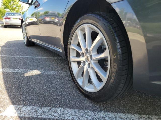 Toyota Avalon 4dr Sdn XLE Premium (Natl) 2013