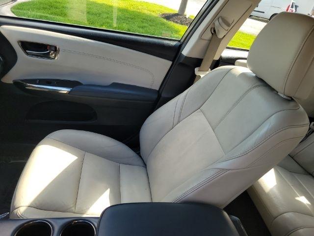 Toyota Avalon 4dr Sdn XLE Premium (Natl) 2013
