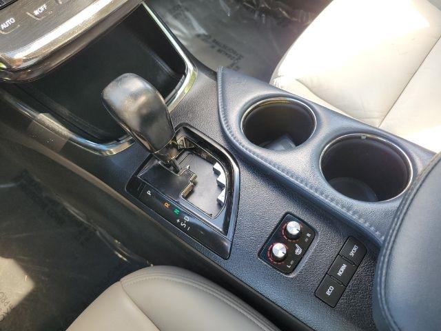 Toyota Avalon 4dr Sdn XLE Premium (Natl) 2013