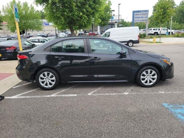 Toyota Corolla LE CVT (Natl) 2022