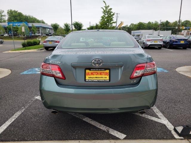Toyota Camry 4dr Sdn V6 Auto XLE (Natl) 2011